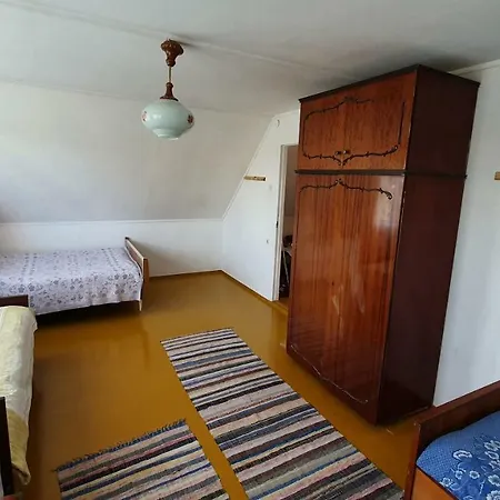 Zeus Hospitality * Vromerí